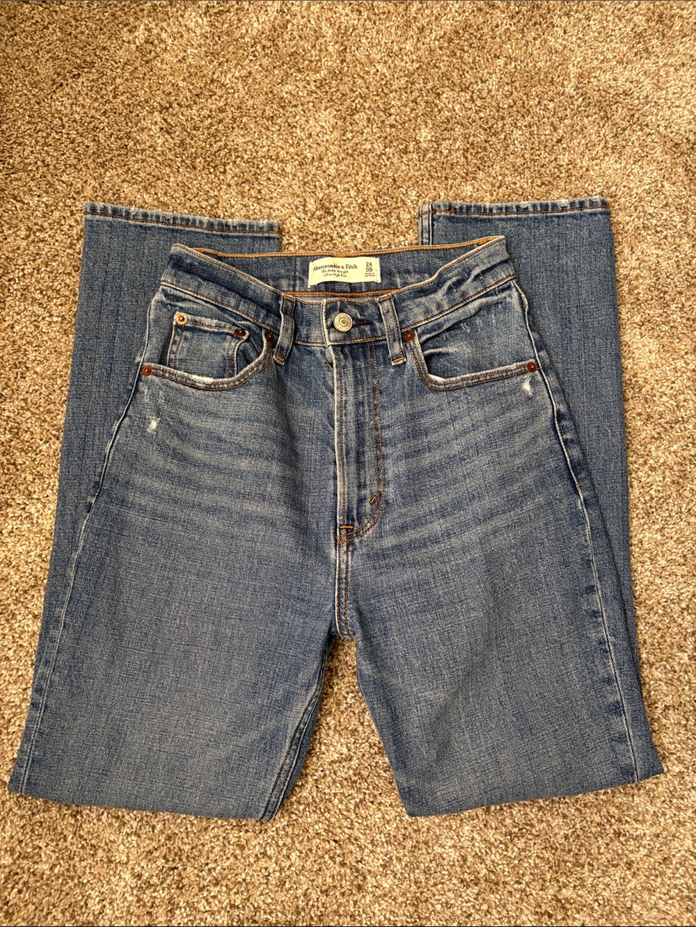 Abercrombie & Fitch The Ankle Straight Ultra High Rise Jean - 24